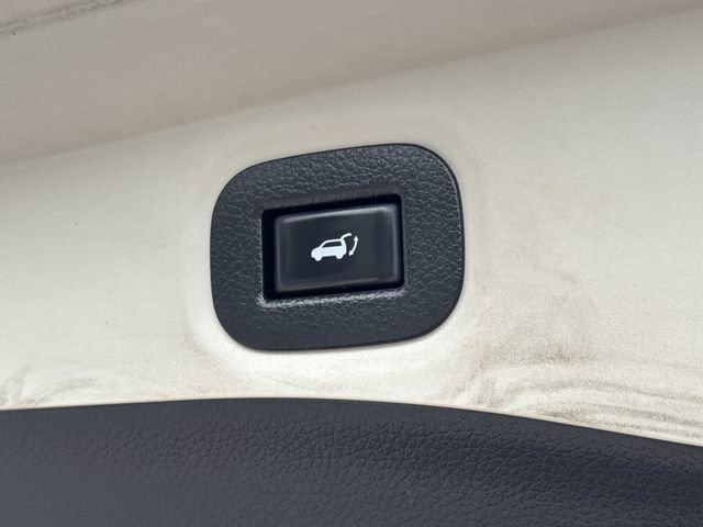 Used 2018 Nissan Rogue SL w/ Premium Package AWD/4WD image 21