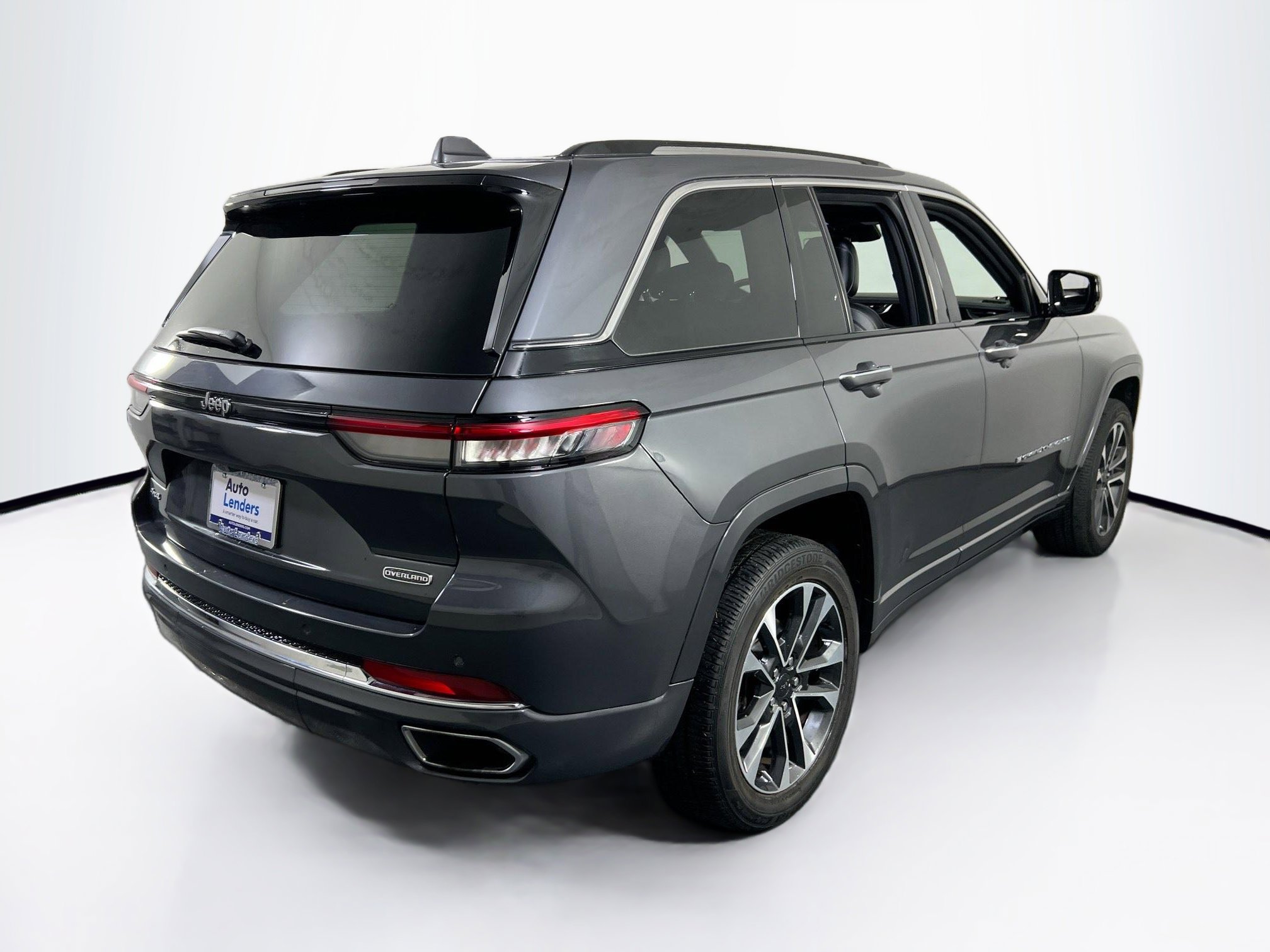 Used 2022 Jeep Grand Cherokee Overland AWD/4WD image 5