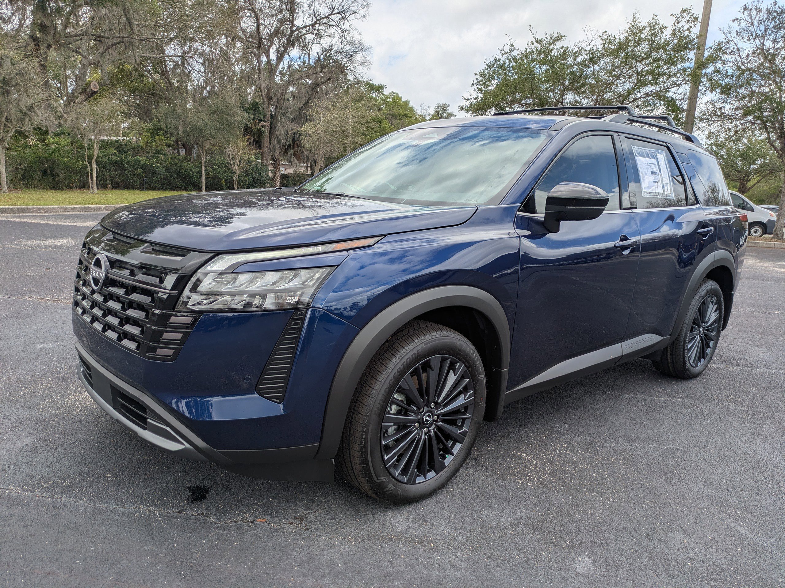 New 2026 Nissan Pathfinder SL AWD/4WD image 8