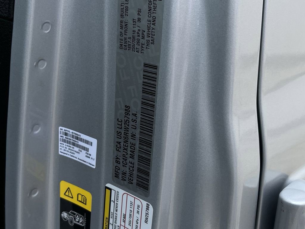 Used 2024 Jeep Wrangler Sahara image 32