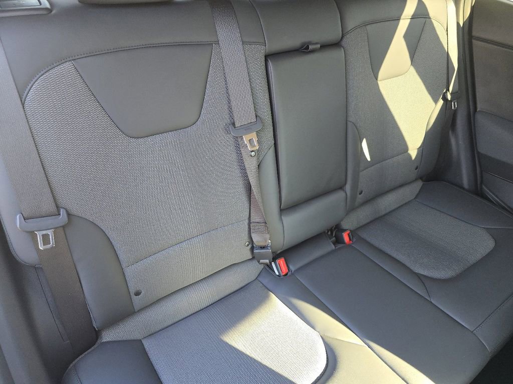 Used 2023 Kia Niro EX Touring image 21