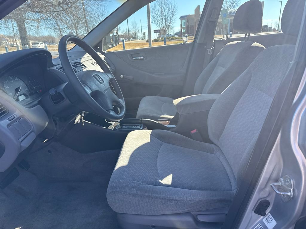 Used 2002 Honda Accord VP image 10