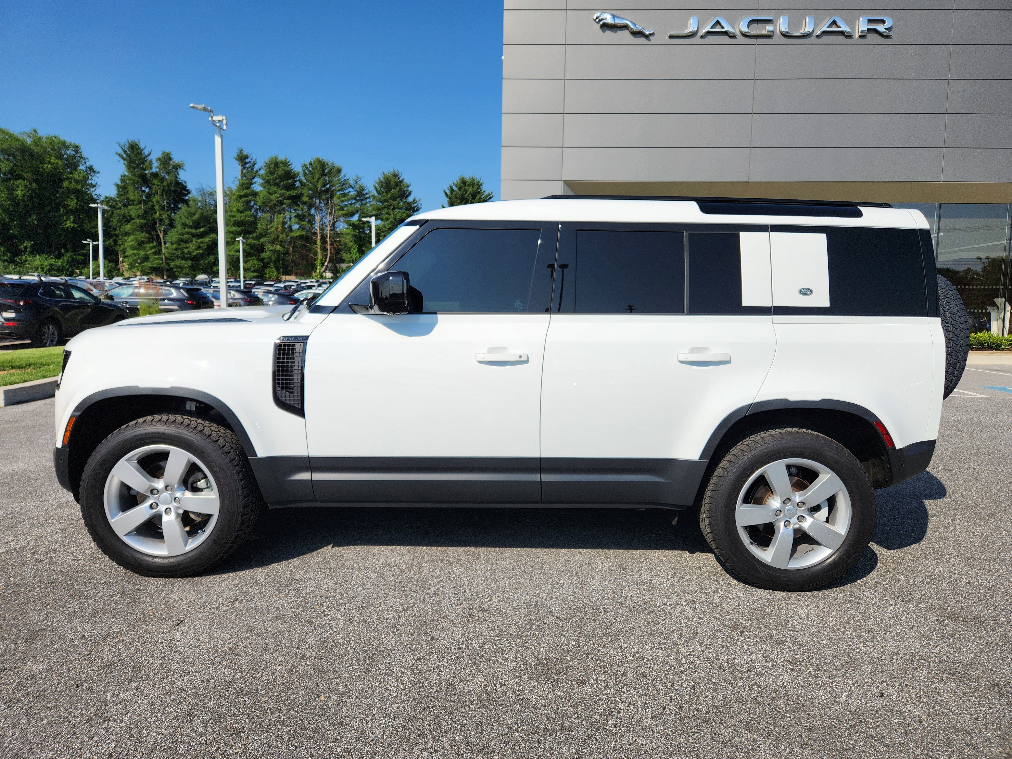 Certified 2024 Land Rover Defender 110 S AWD/4WD image 5