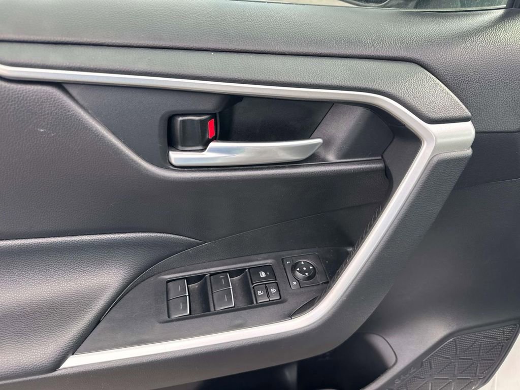 Used 2024 Toyota RAV4 XLE image 27
