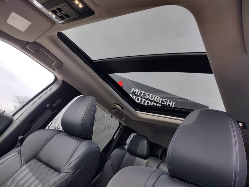 New 2026 Mitsubishi Outlander SEL image 12