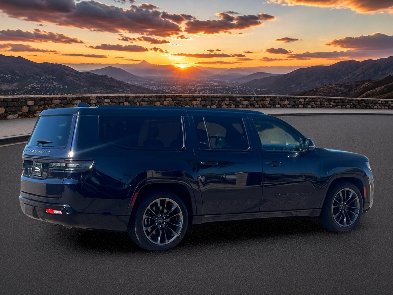 Used 2024 Jeep Grand Wagoneer L Series III w/ Quick Order Packagew 28T AWD/4WD image 5