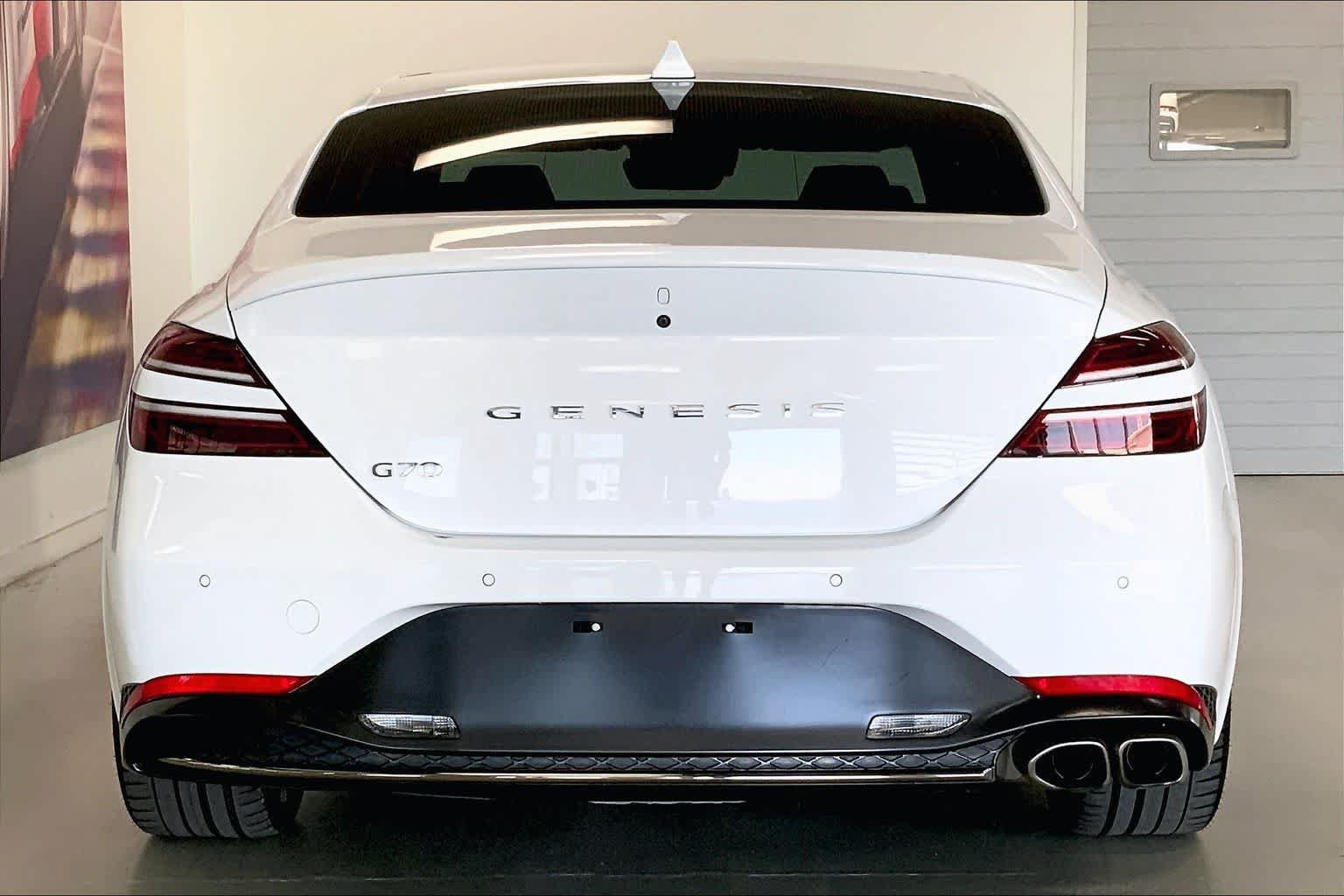 Used 2023 Genesis G70 2.0T w/ Sport Prestige Package RWD image 5