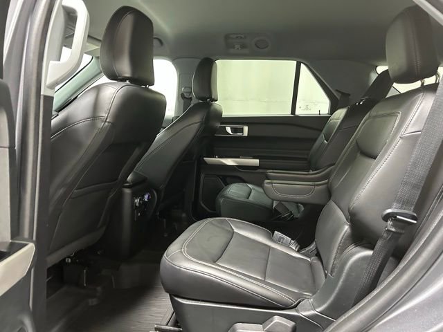 Used 2022 Ford Explorer XLT w/ Equipment Group 202A image 12