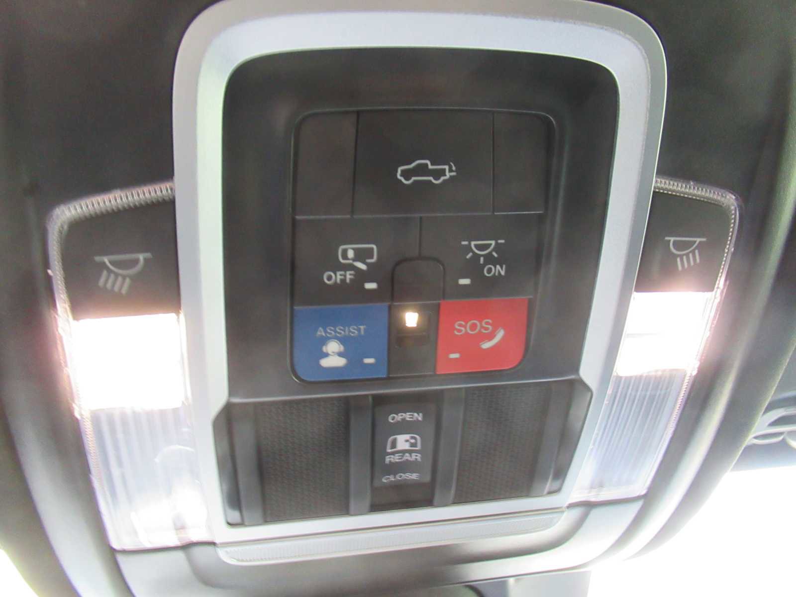 Used 2024 RAM 1500 Limited w/ Body Color Bumper Group image 40