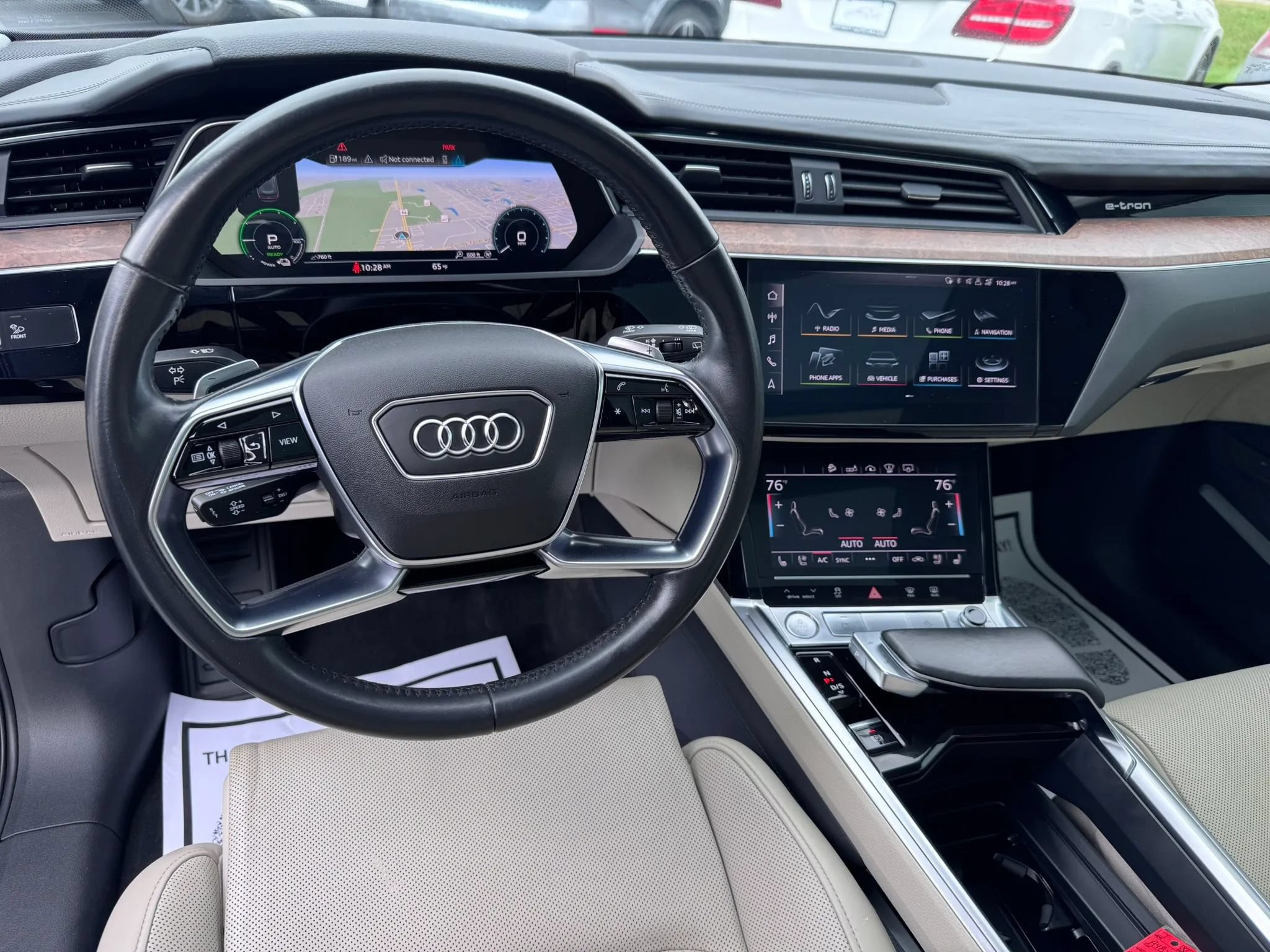 Used 2019 Audi e-tron Prestige w/ Prestige Package AWD/4WD image 13