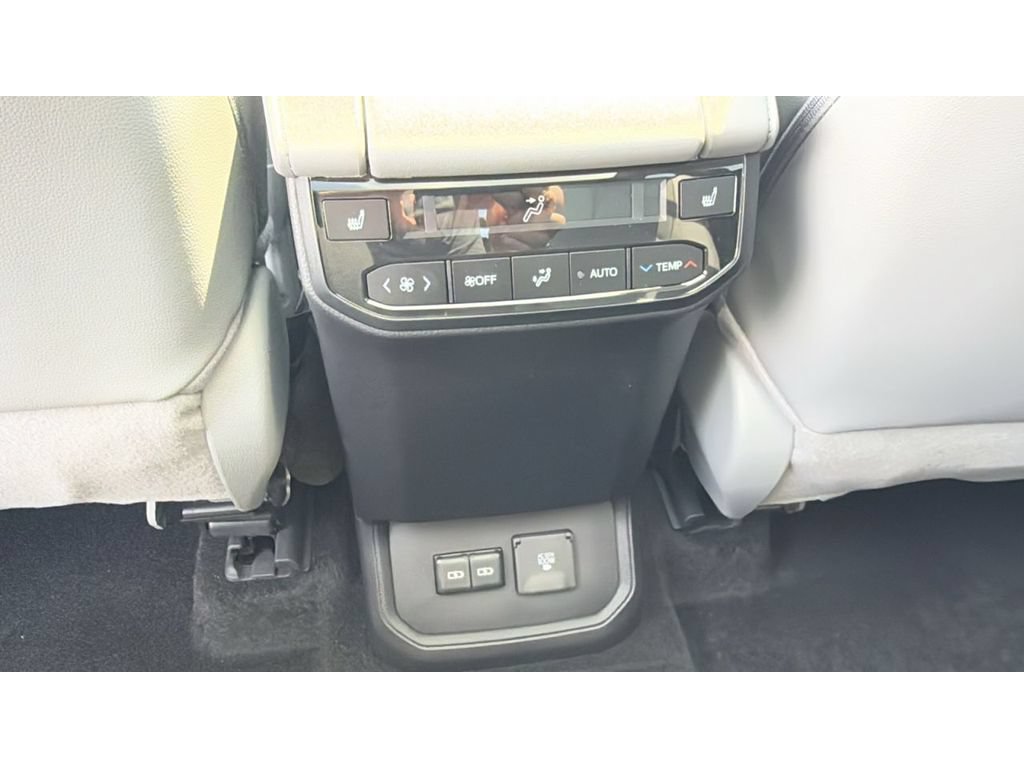 New 2026 Toyota Highlander Platinum AWD/4WD image 38