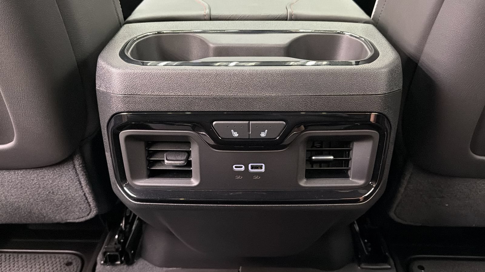 Used 2026 GMC Sierra 2500 AT4X w/ LPO, Black Badging Package AWD/4WD image 39