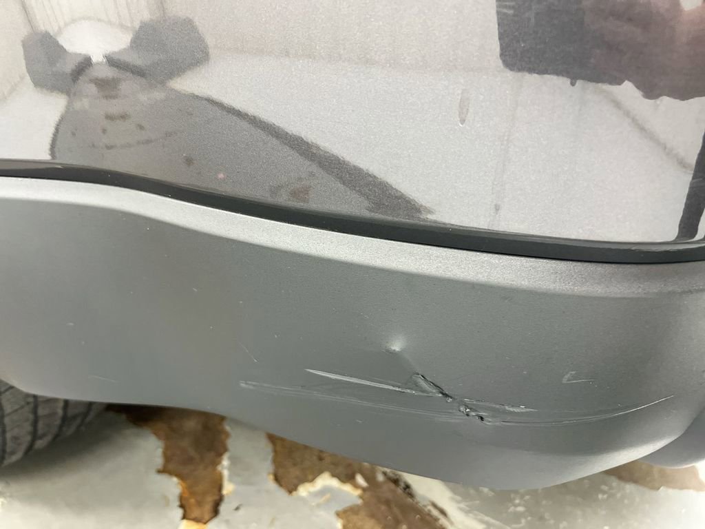 Used 2015 GMC Acadia SLE image 30