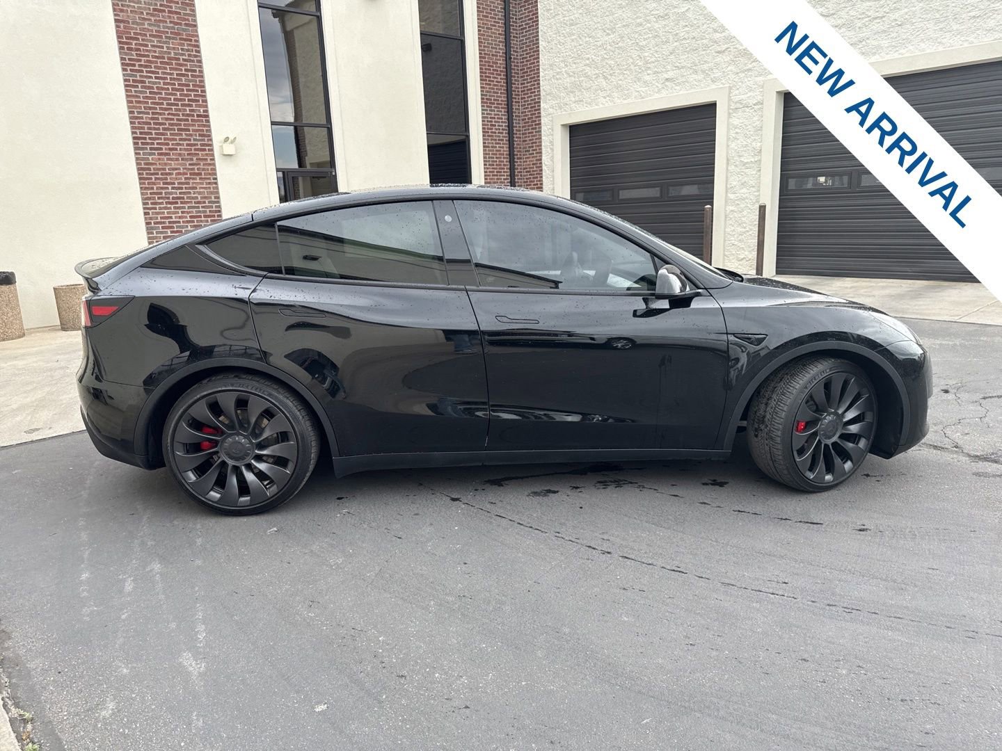Used 2023 Tesla Model Y Performance AWD/4WD image 8
