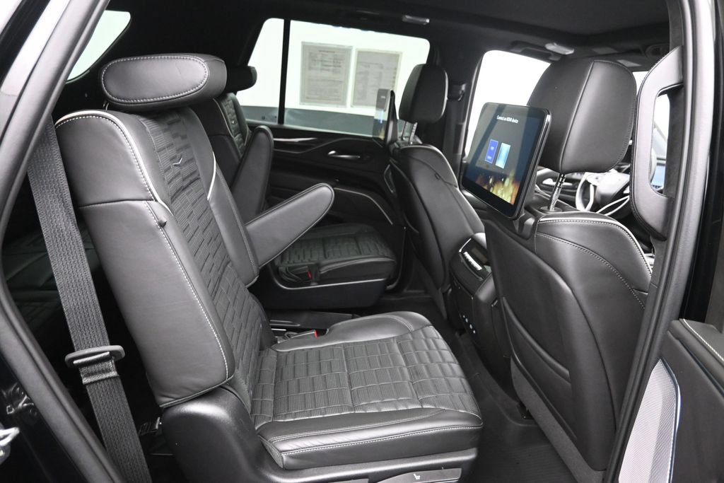 Used 2023 Cadillac Escalade Sport Platinum AWD/4WD image 10