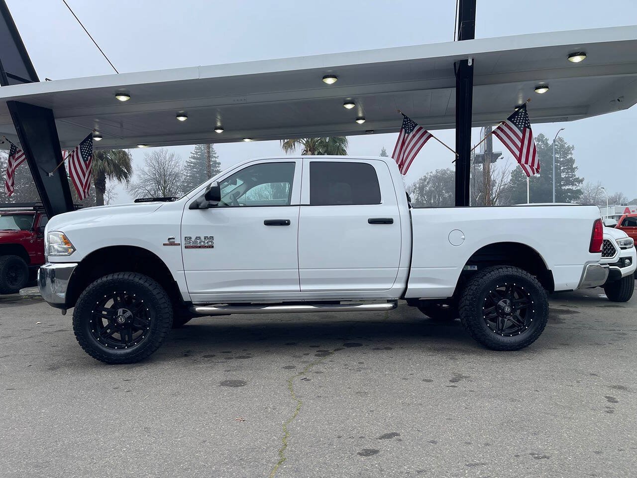 Used 2015 RAM 2500 Tradesman w/ Chrome Appearance Group AWD/4WD image 4