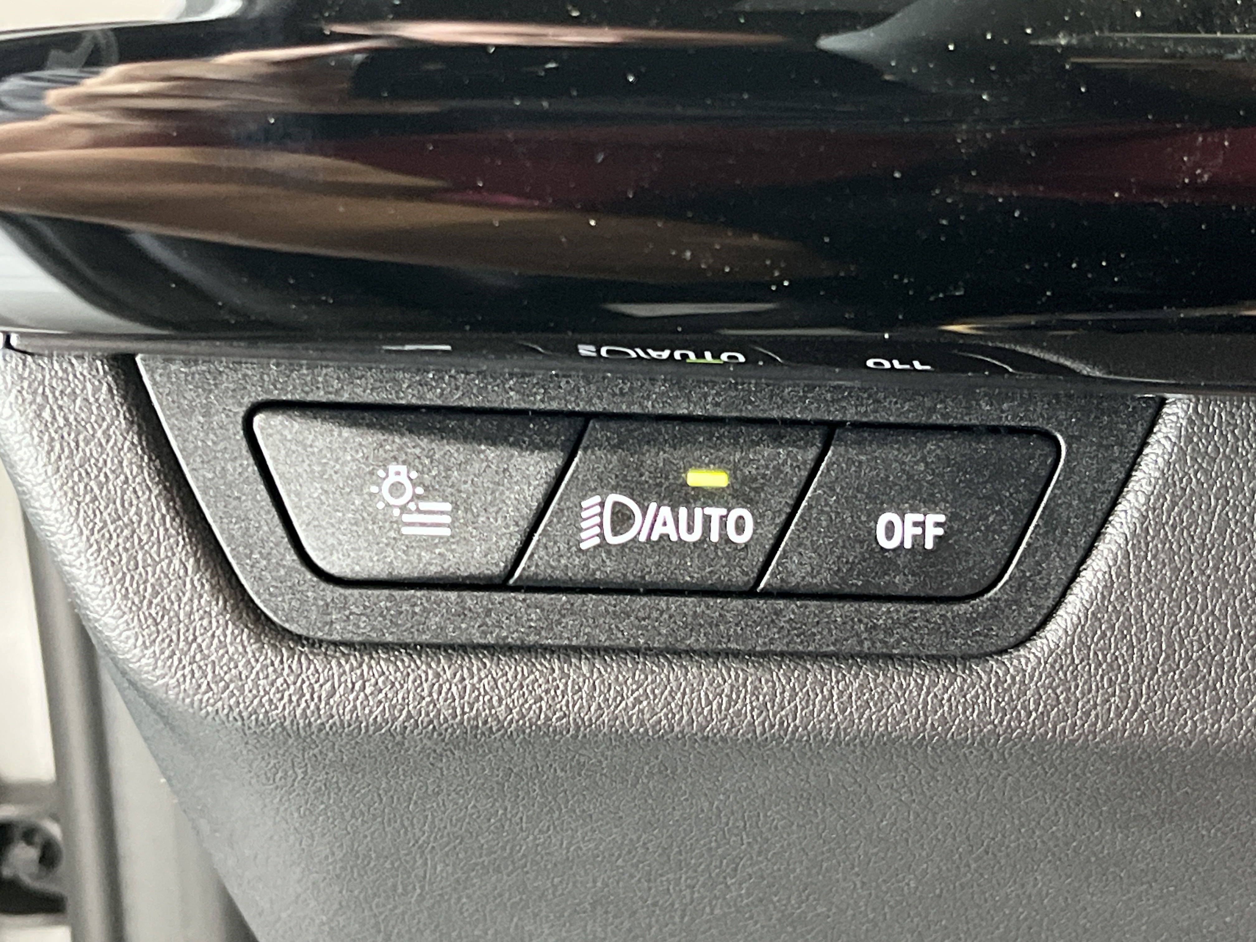 New 2025 BMW X1 xDrive28i w/ Technology Package image 16