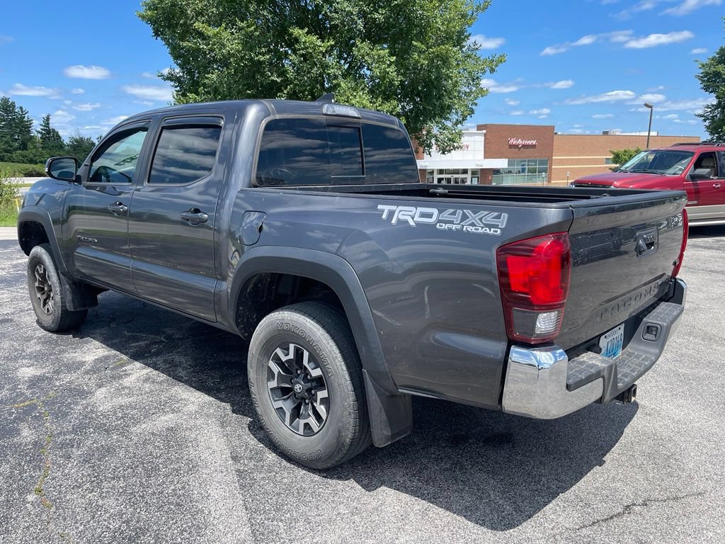 Used 2018 Toyota Tacoma TRD Off-Road AWD/4WD image 4