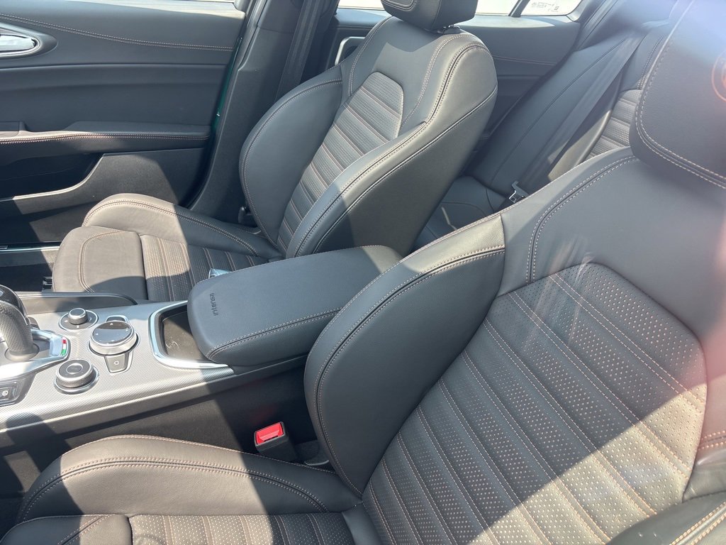 New 2025 Alfa Romeo Giulia AWD w/ Driving Assist Package image 5