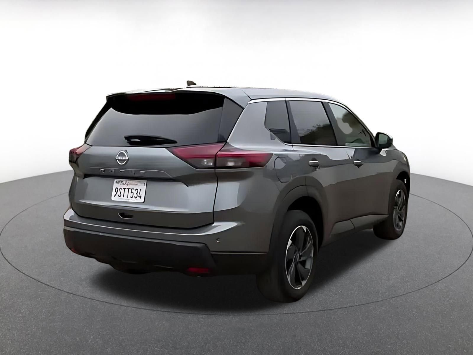 Used 2025 Nissan Rogue SV FWD image 14