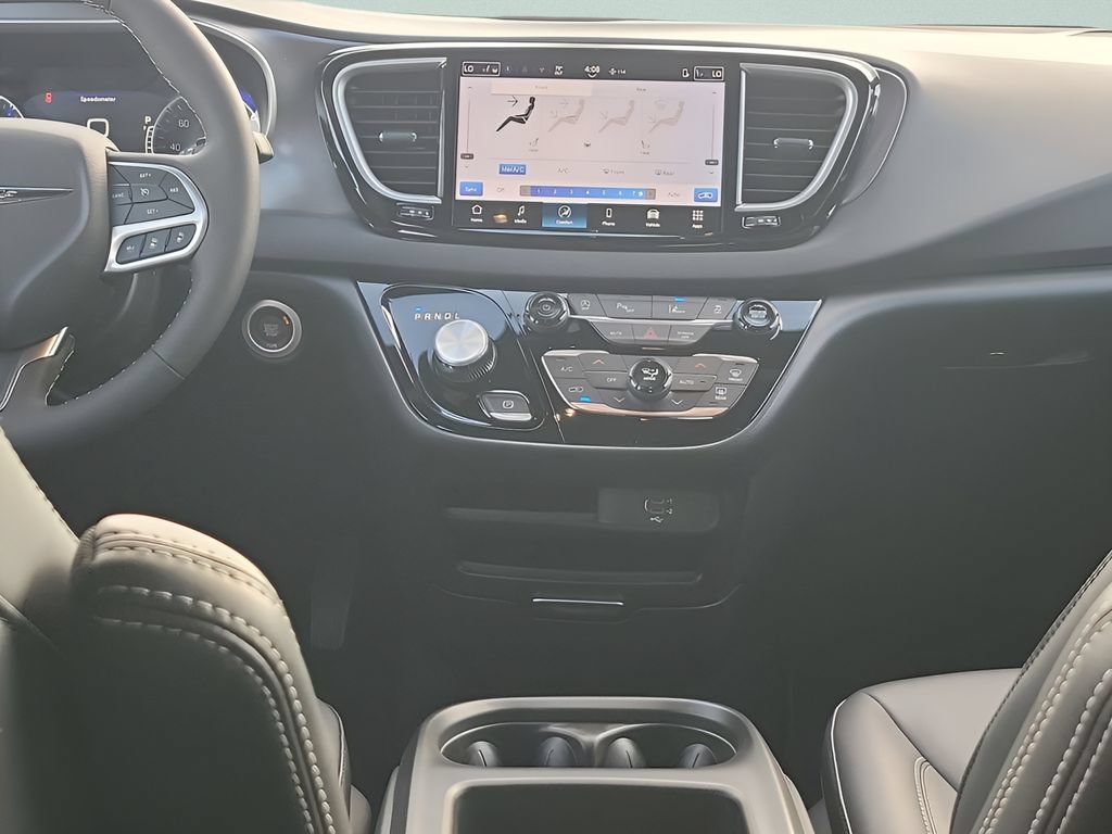 New 2026 Chrysler Voyager LX FWD image 28