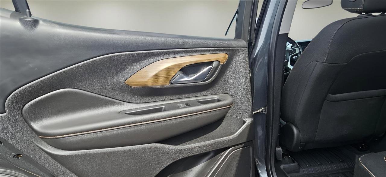 Used 2019 GMC Terrain SLE w/ Driver Convenience Package image 17