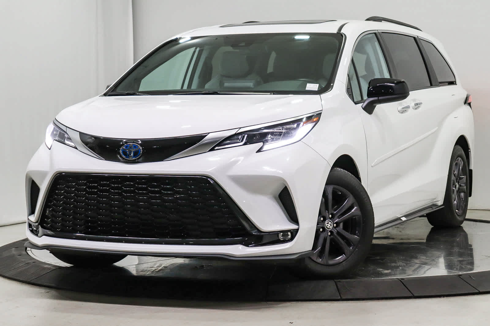 Used 2024 Toyota Sienna XSE w/ XSE Plus Package