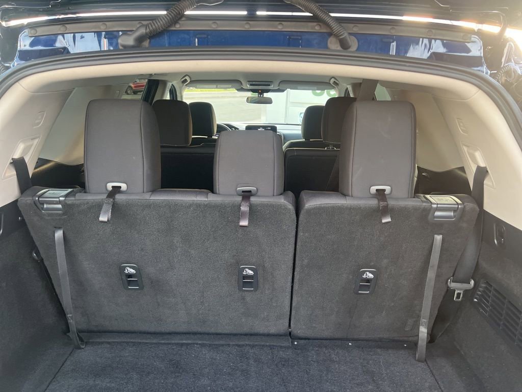 Used 2025 Nissan Pathfinder SV image 41