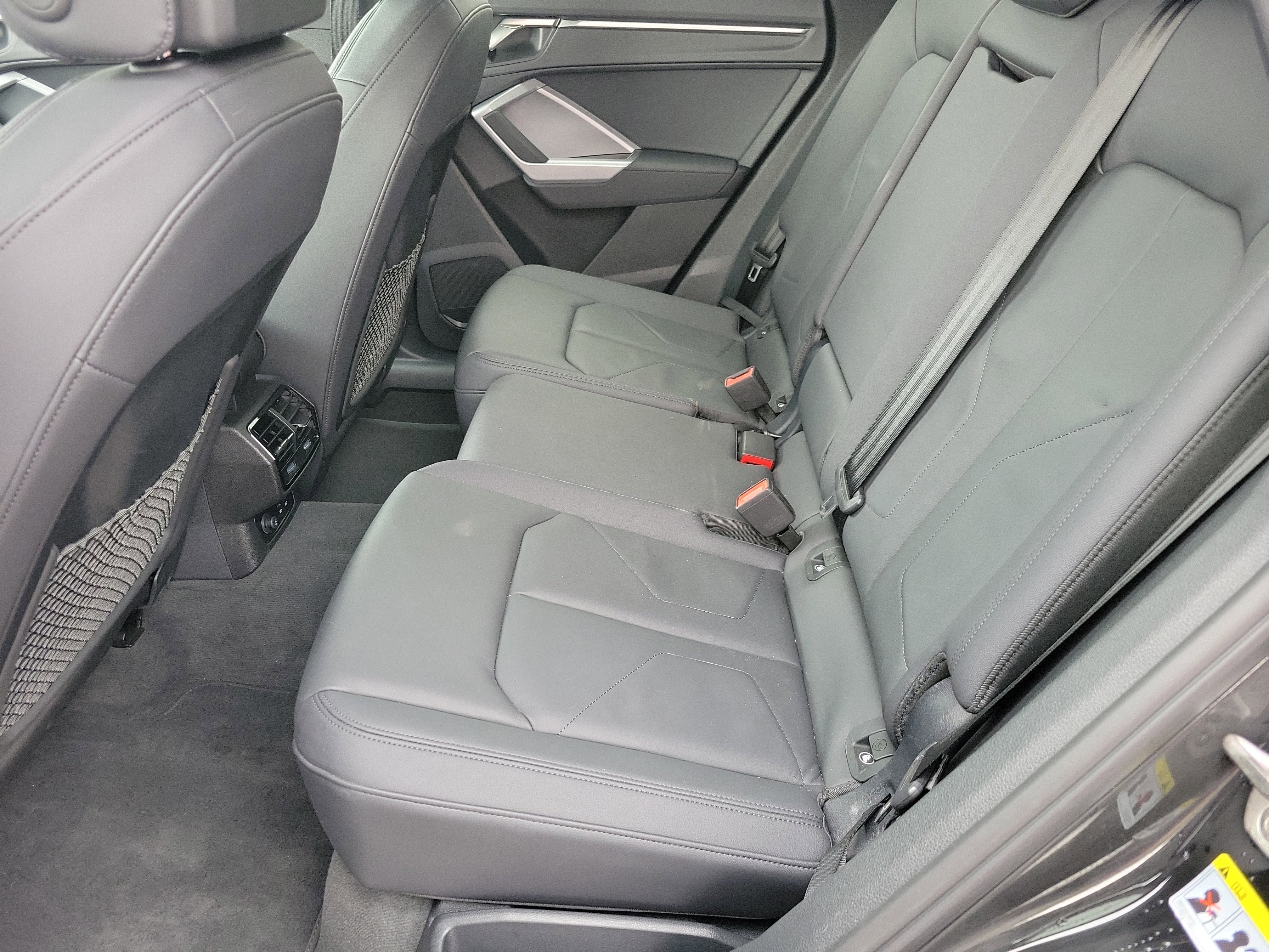 Used 2025 Audi Q3 2.0T Premium image 8