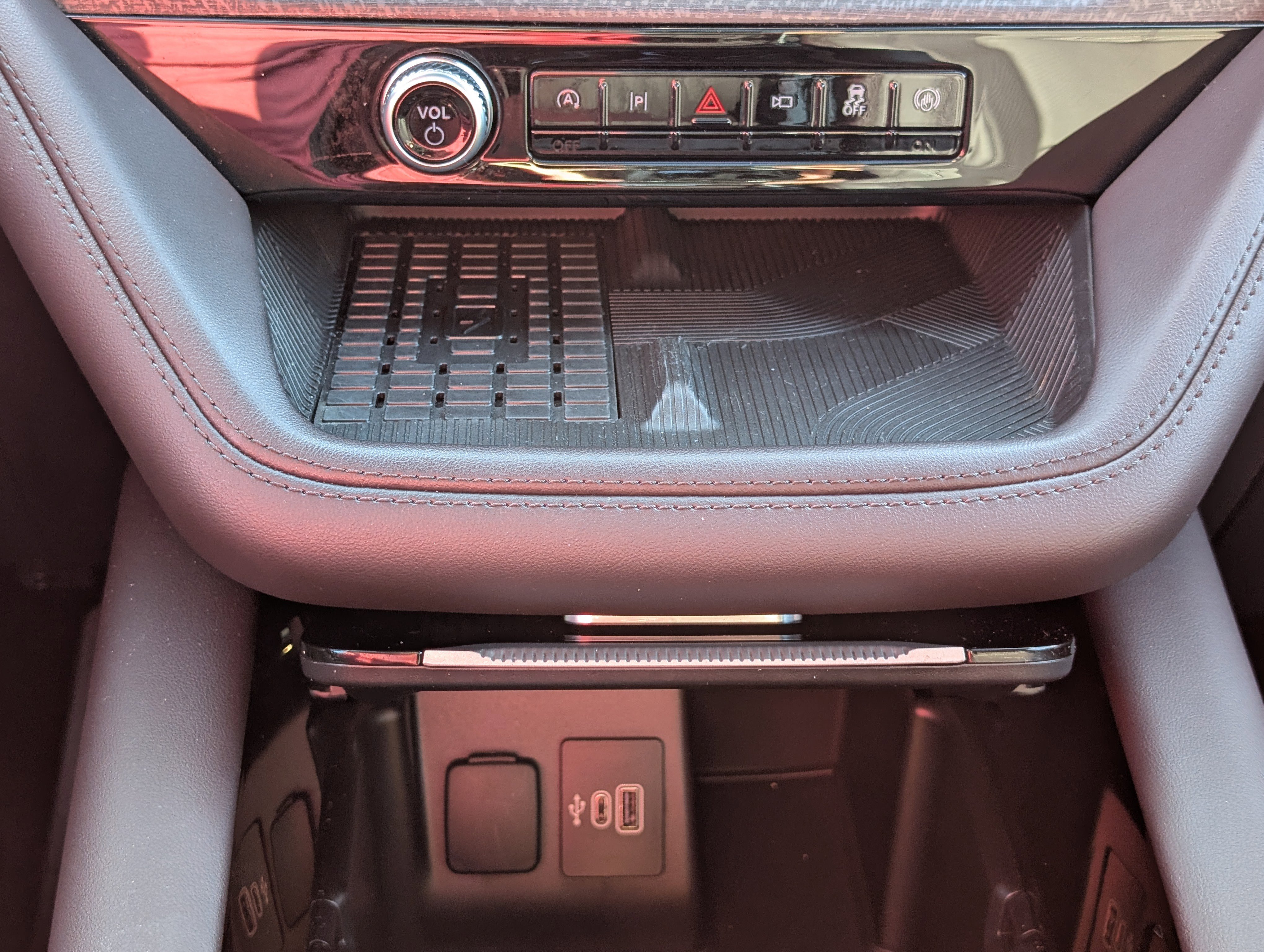 Used 2025 Ford Explorer Platinum w/ Ultimate Package image 30