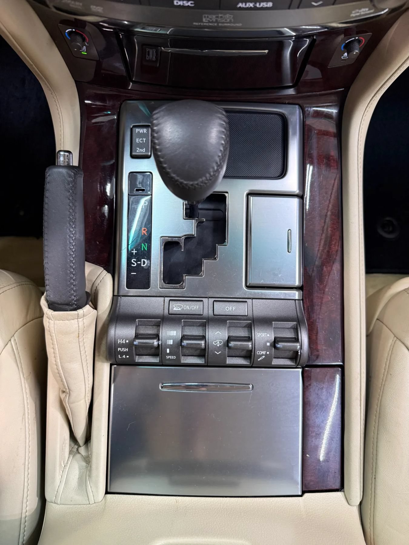 Used 2010 Lexus LX 570 4WD image 29