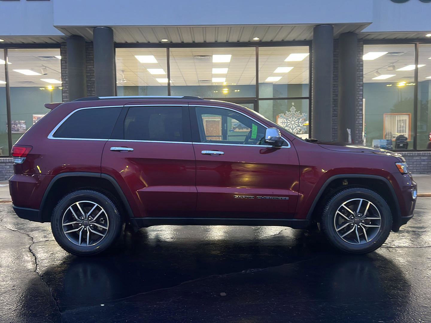 Used 2020 Jeep Grand Cherokee Limited w/ Trailer Tow Group IV image 3