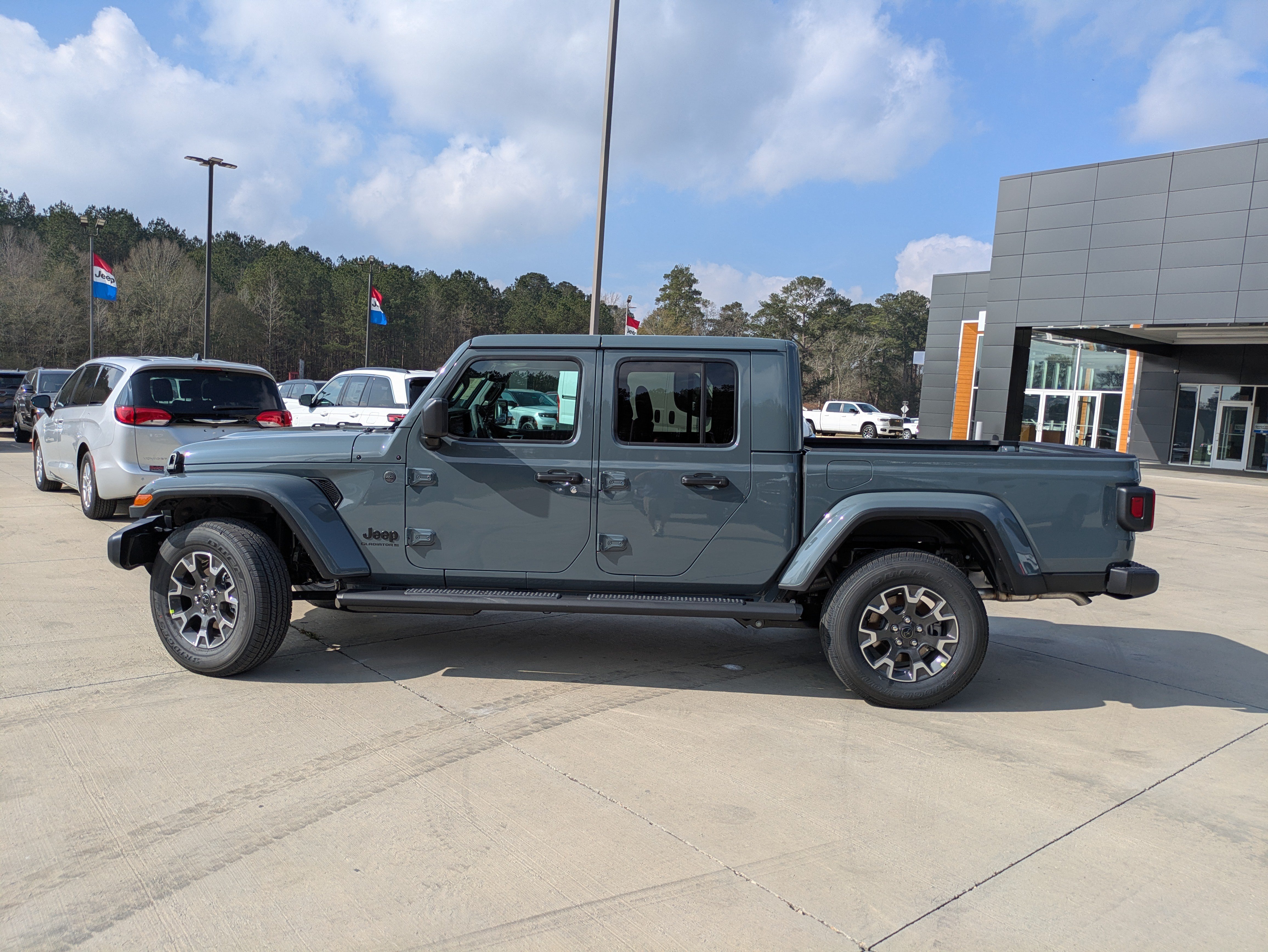 New 2026 Jeep Gladiator Sport AWD/4WD image 5