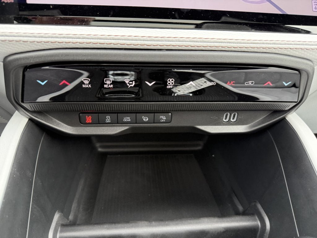 New 2026 Jeep Cherokee Overland w/ Trailer Tow Group AWD/4WD image 27