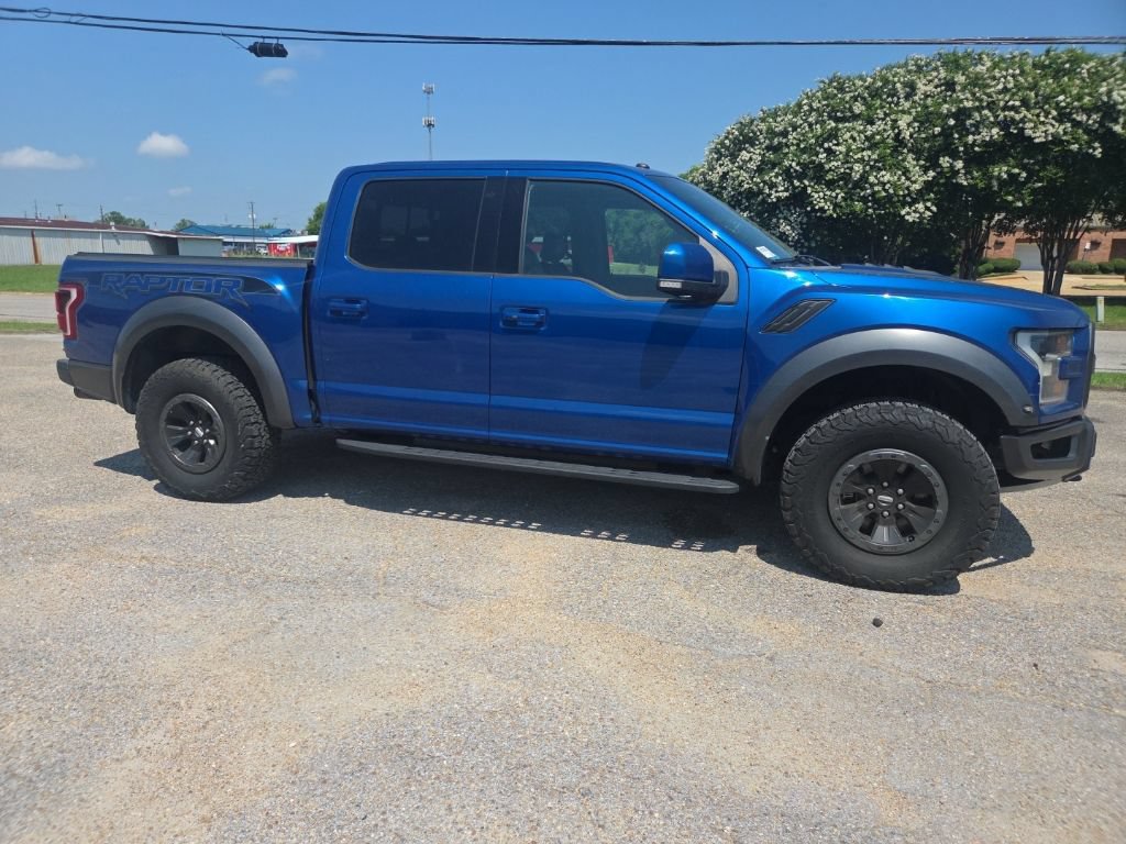 Used 2017 Ford F150 Raptor w/ Equipment Group 802A Luxury AWD/4WD image 11