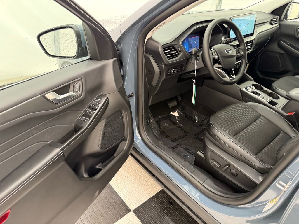 New 2025 Ford Escape SE image 29