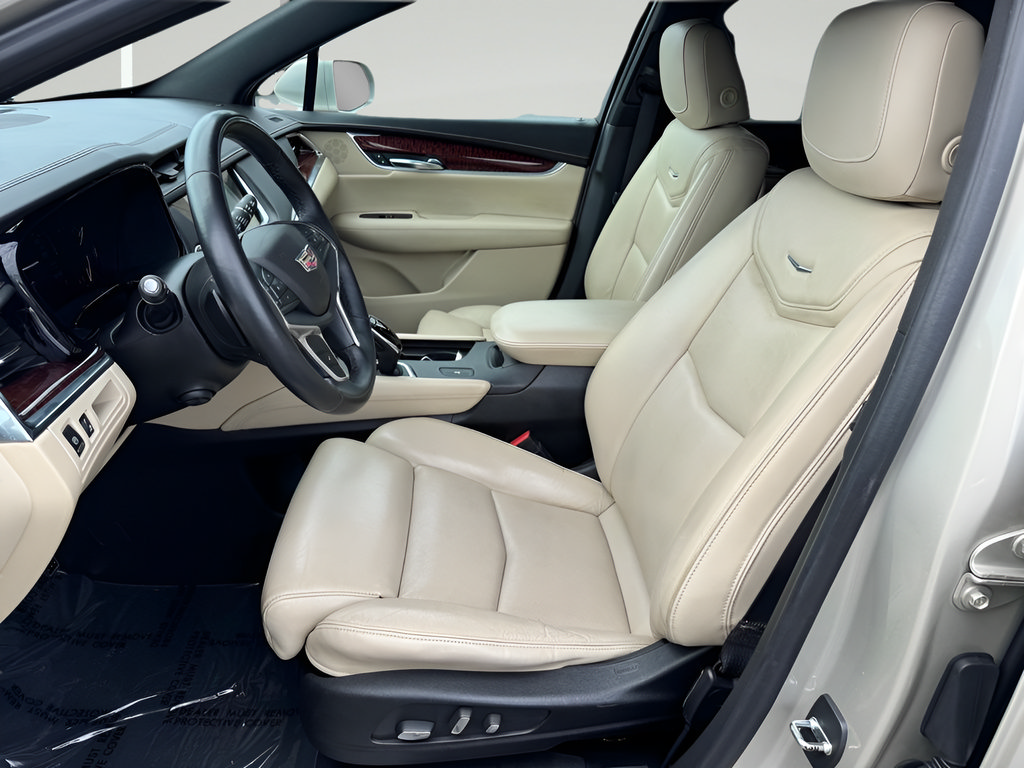 Used 2017 Cadillac XT5 Luxury FWD image 12