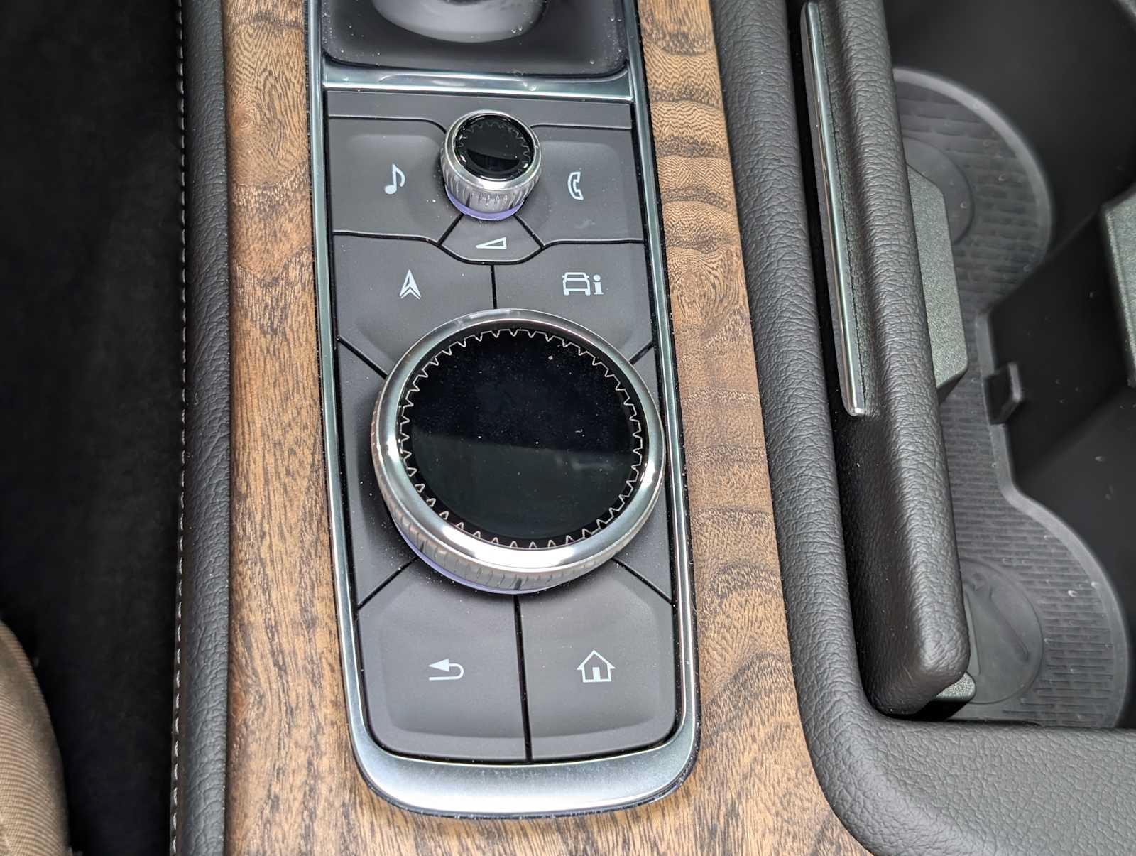 Certified 2025 Cadillac CT5 Premium Luxury w/ Technology Package AWD/4WD image 30