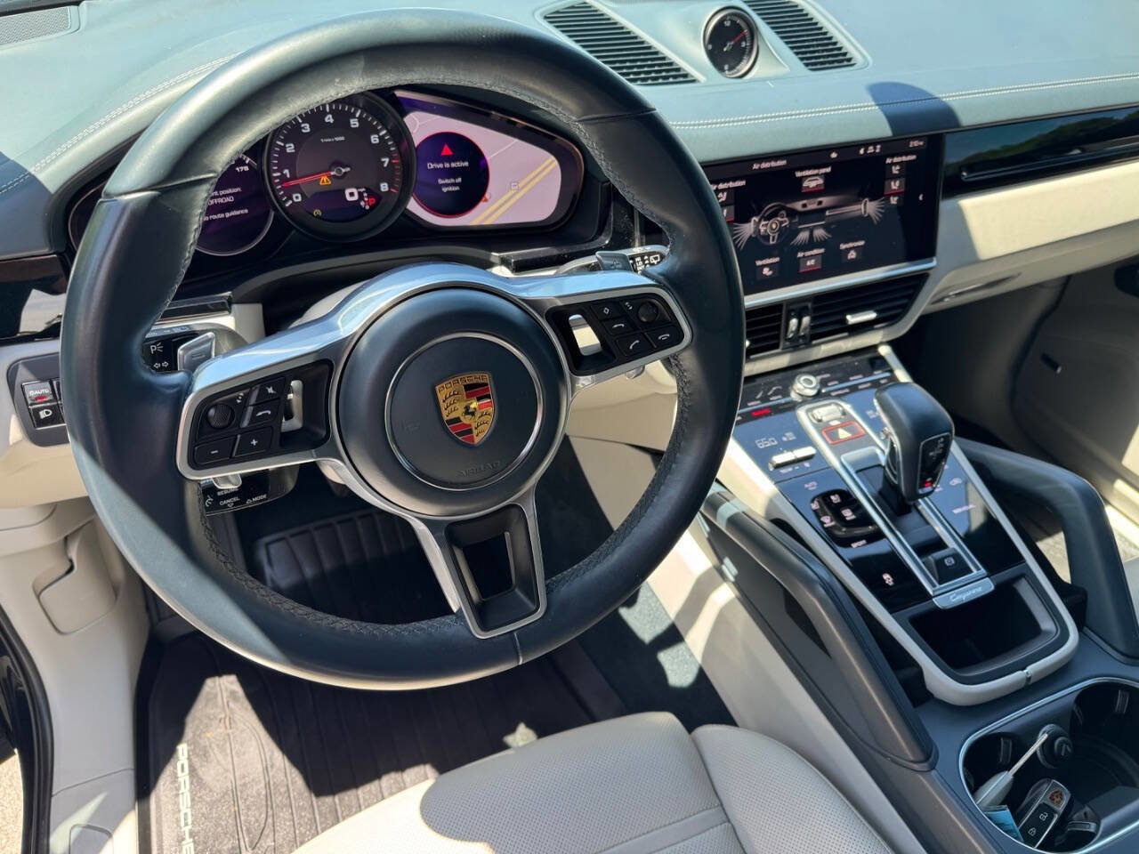 Used 2021 Porsche Cayenne AWD/4WD image 19