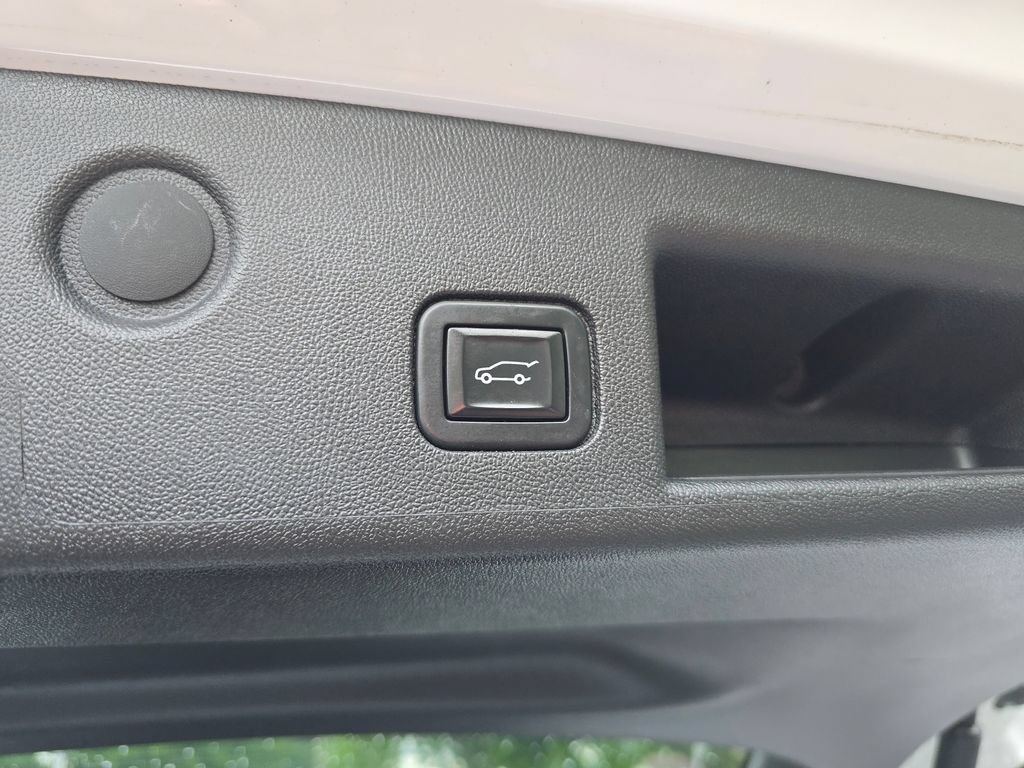 Used 2022 Chevrolet Equinox RS w/ RS Leather Package AWD/4WD image 7