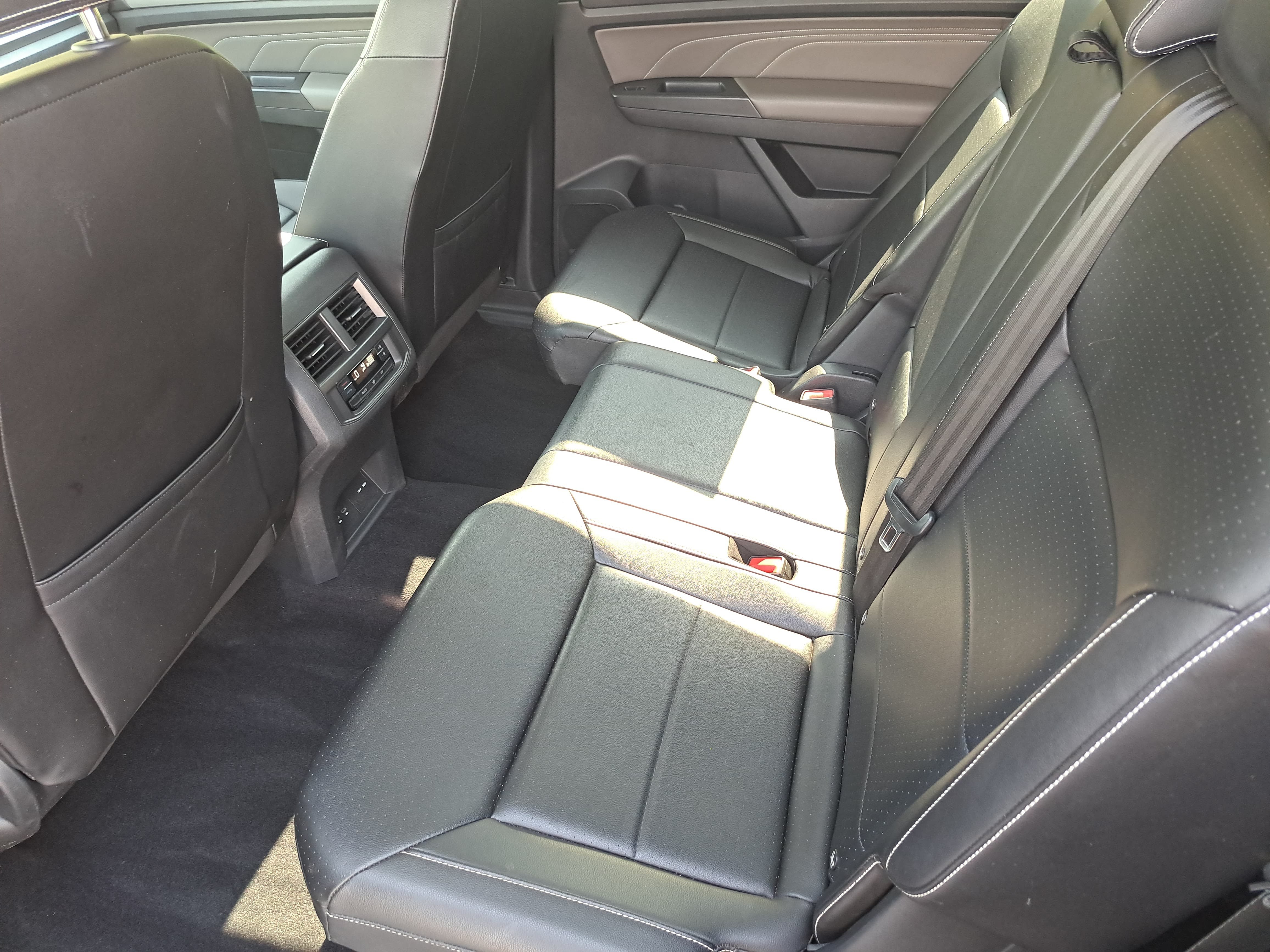 Certified 2023 Volkswagen Atlas SE w/ Panoramic Sunroof Package FWD image 15