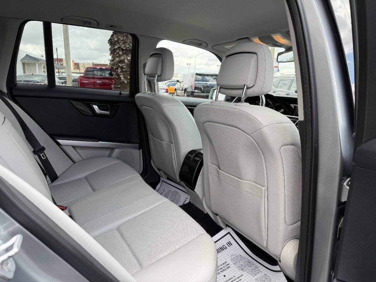 Used 2015 Mercedes-Benz GLK 250 BlueTEC 4MATIC w/ Appearance Package image 12