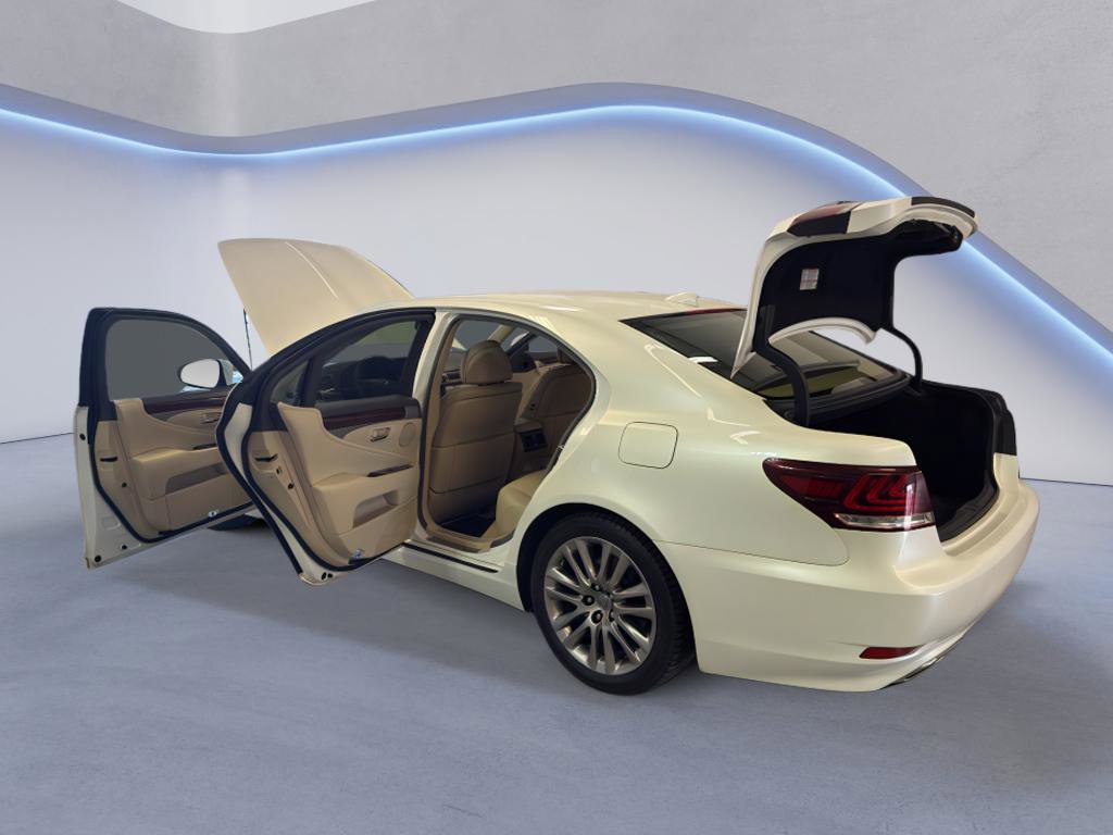 Used 2015 Lexus LS 460 w/ Comfort Package image 11