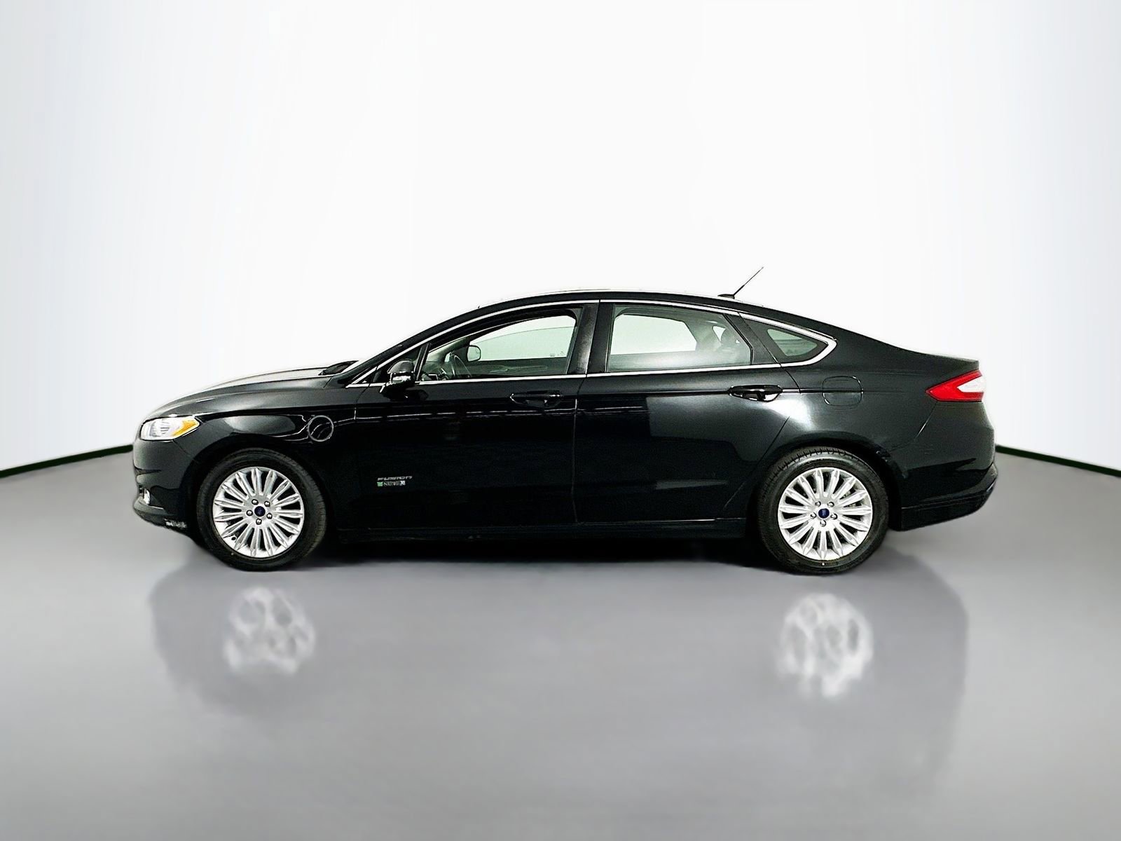 Used 2016 Ford Fusion Energi SE FWD image 5