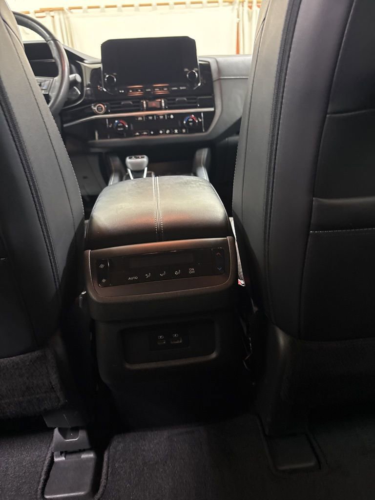 Used 2023 Nissan Pathfinder SL w/ Cargo Package AWD/4WD image 18