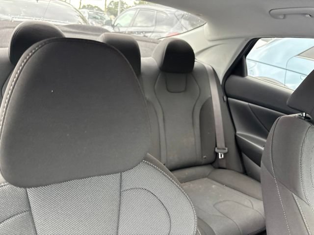Used 2026 Hyundai Elantra SE FWD image 12