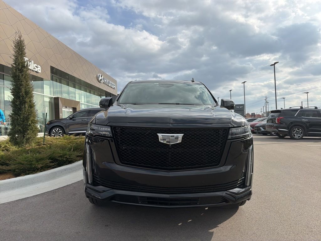 Used 2021 Cadillac Escalade Sport w/ LPO, Illumination Package image 2