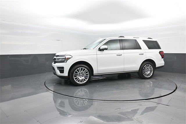 Used 2023 Ford Expedition Limited image 4