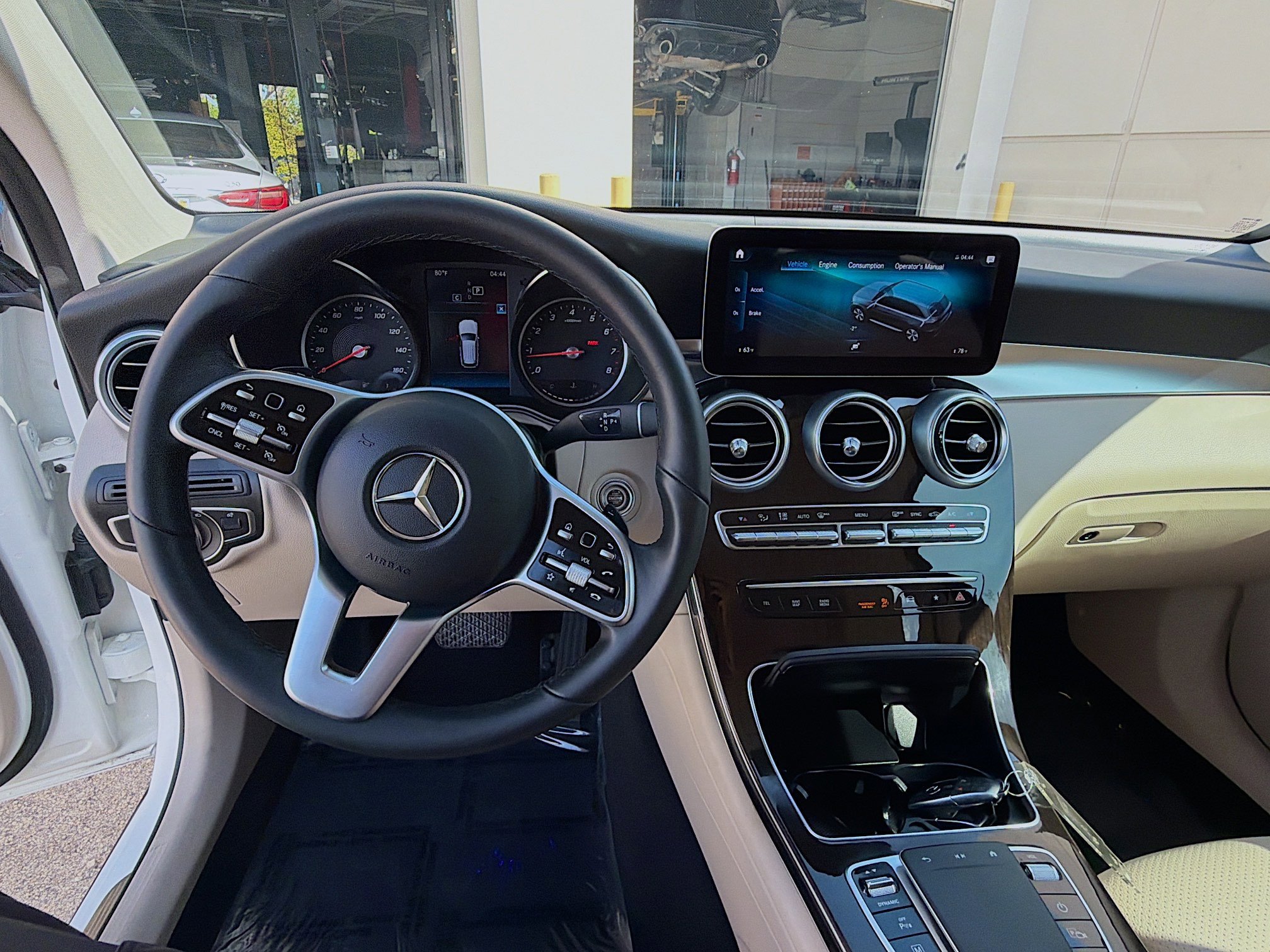 Used 2022 Mercedes-Benz GLC 300 w/ Premium Package Lite image 8