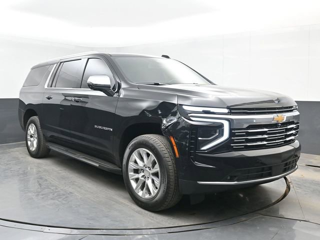 Used 2025 Chevrolet Suburban Premier AWD/4WD image 2